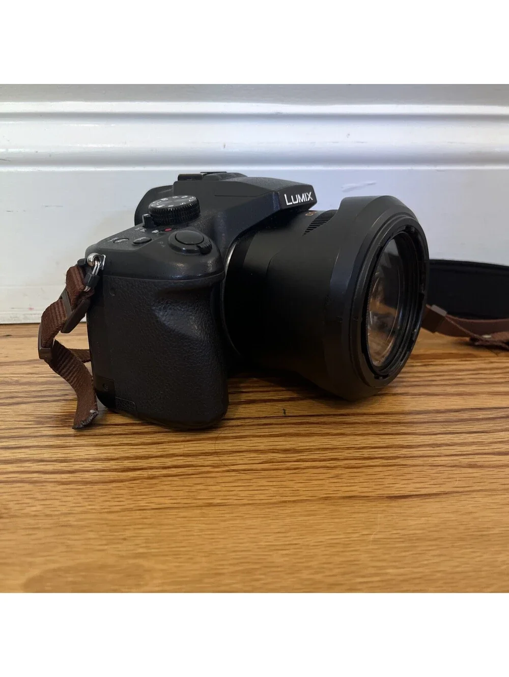 Panasonic LUMIX DMC-FZ1000 25-400mm Camera With Batteries, Charger & Accessories